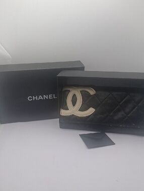 Rare Vintage CHANEL Black Quilted Leather Wallet W/Ivory CC Emblem 21 Yrs Boxed